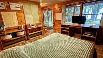 4 slaapkamers, een bureau, een strijkplank/strijkijzer, gratis wifi