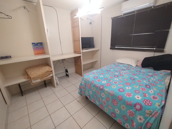 3 quartos, ferros/tábuas de passar roupa, Wi-Fi, roupa de cama