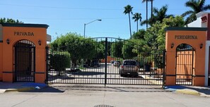 Property grounds - House in private neighborhood for 6 people (Mochis)