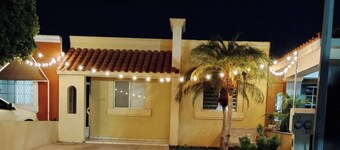 House in private neighborhood for 6 people