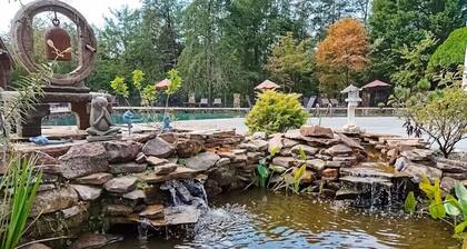 The Best VIEWS • Large 2BR/3BA + Resort Pool