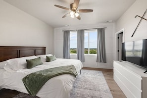 3 bedrooms, travel crib, free WiFi, bed sheets - The 8th Tee at Colbert Hills (Manhattan)