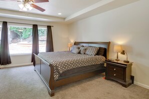3 bedrooms, desk, iron/ironing board, Internet