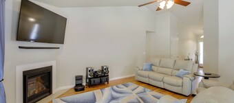 2 Blocks to White Water Launch: Mill City Home