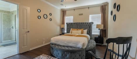 5 bedrooms, iron/ironing board, WiFi, bed sheets