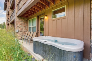 Outdoor spa tub - 2 Mi to Fraser River Trail: Townhome w/ Hot Tub! (Fraser)