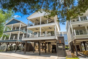 Exterior - Luxury Beach House, Elevator, Golf Cart & Grill! (Myrtle Beach)