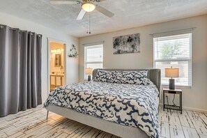3 bedrooms, desk, iron/ironing board, travel crib - Welcoming Group Getaway w/ Pool & Patio in Peoria! (Peoria)