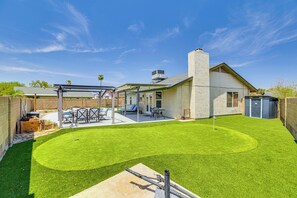 Exterior - Welcoming Group Getaway w/ Pool & Patio in Peoria! (Peoria)