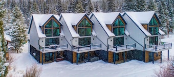 Ski-In/Ski-Out Gemini Lift Access! Home w/ Hot Tub