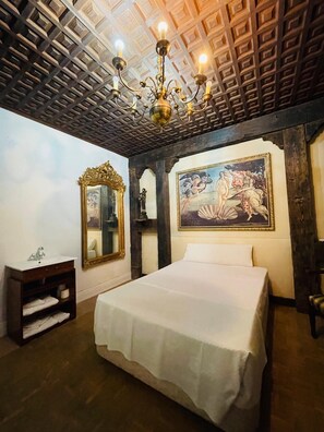 Habitación doble estándar, vista al jardín | Sábanas de algodón egipcio, ropa de cama de alta calidad y edredón