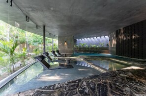 Indoor pool, outdoor pool - Private villa with pool and spa for 6 near beach (Tulum)