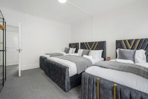Iron/ironing board, free WiFi, bed sheets