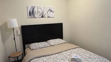 2 bedrooms, iron/ironing board, Internet