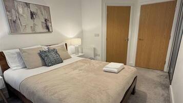 2 bedrooms, iron/ironing board, free WiFi, bed sheets