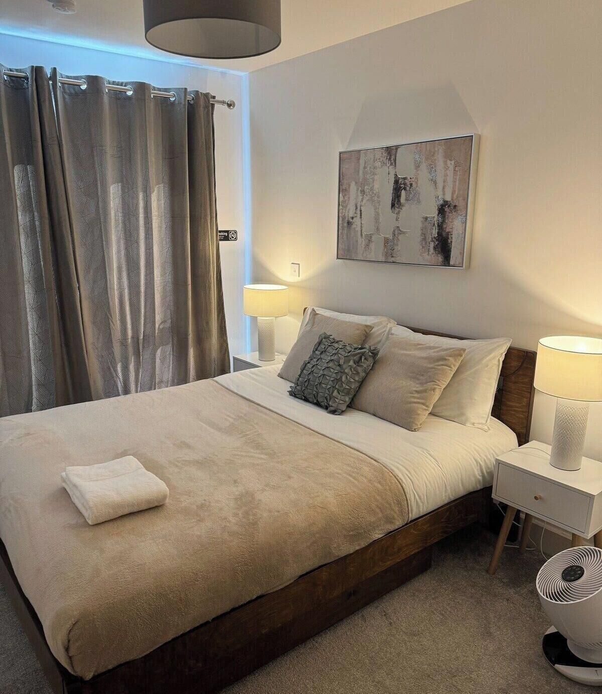 2 bedrooms, iron/ironing board, free WiFi, bed sheets