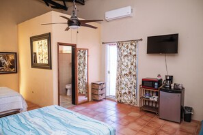 1 bedroom, internet, bed sheets