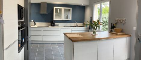 微波炉、烤箱、炉灶、洗碗机