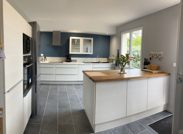 Microwave, oven, stovetop, dishwasher