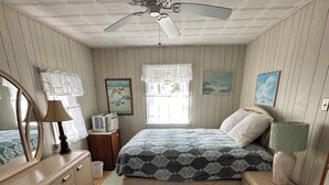 Unclassified image, 5 of 10, button - Victory Bungalow - 2 bed / 1.5 bath - AC-Affordable-Clean - Sleeps 6+ Avalon, NJ (Avalon)