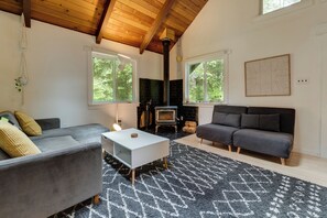 Fireplace, stereo