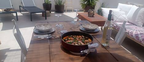 Outdoor dining