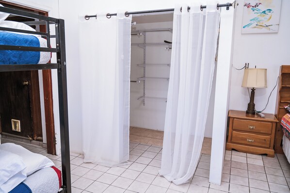 1 chambre, accès Internet, draps fournis