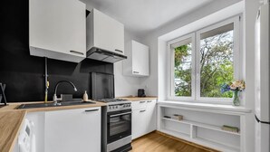 Kaffetrakter/tekoker, kjøleskap, mikrobølgeovn og ovn