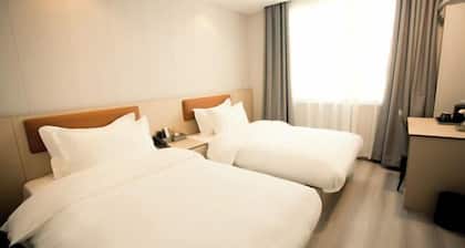 Homeinn Pebble Hotel (Tongling Zhidicheng Fortune Plaza Third Middle School)