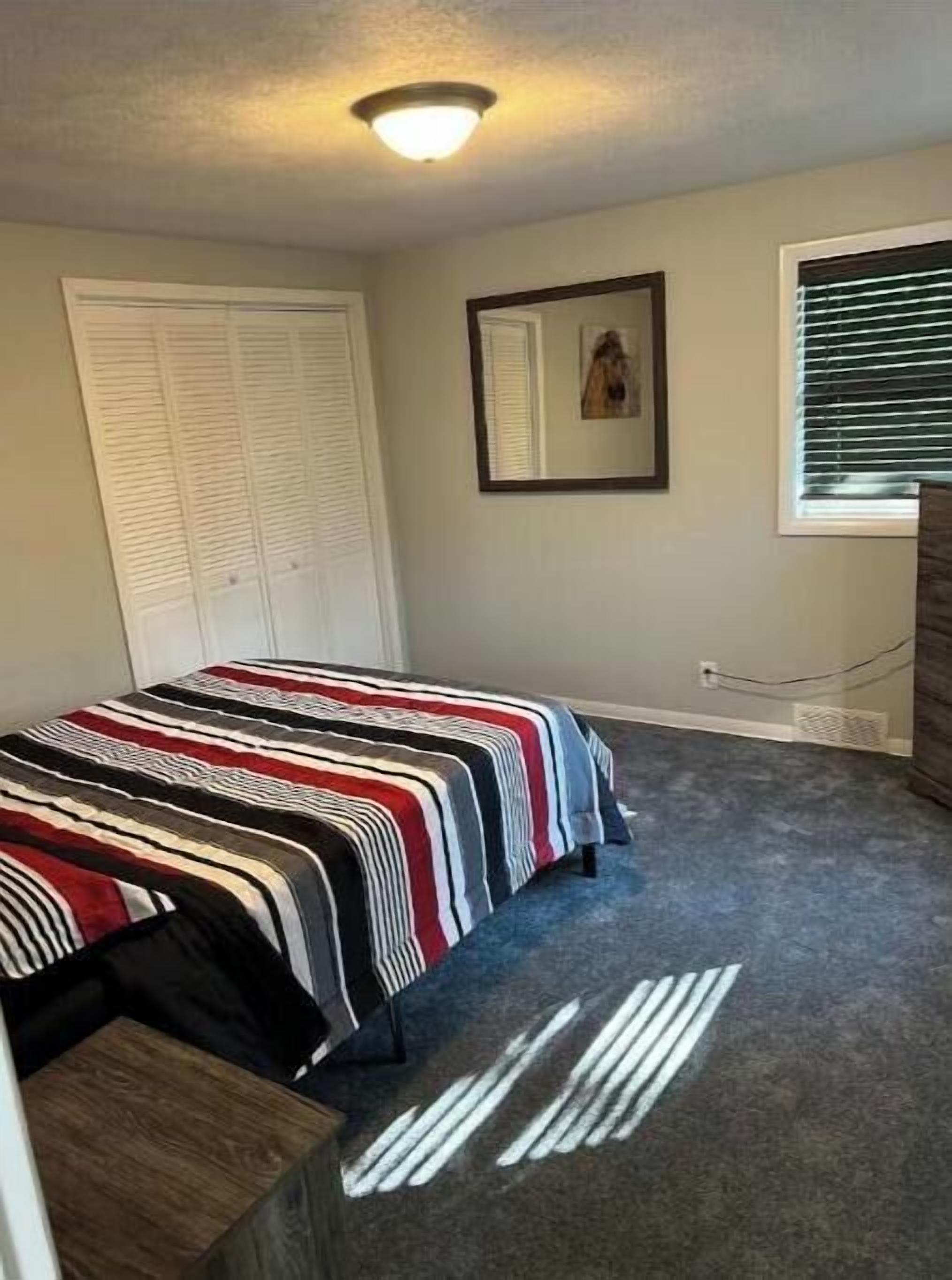 3 soverom, skrivebord, strykejern/-brett og wi-fi (inkludert)