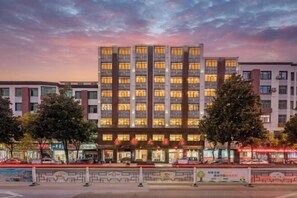 บริ  เวณภายนอก