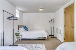 2 bedrooms, free WiFi, bed sheets