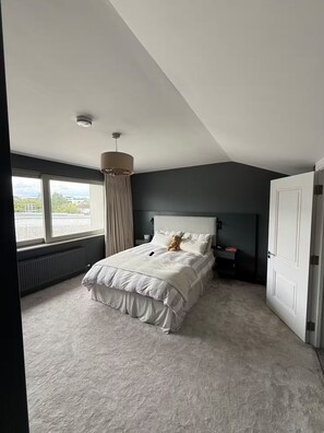 4 chambres, fer et planche à repasser, accès Internet, draps fournis