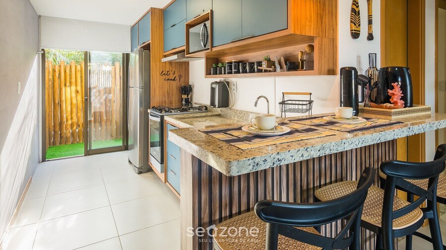 2 Suite Apartment in Condo With Pool Eko0008