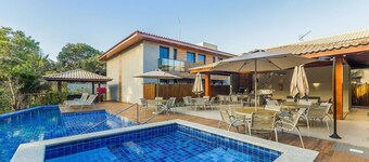 2 Suite Apartment in Condo With Pool Eko0008