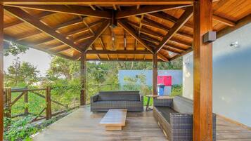 Apartamento básico | Terraço/pátio