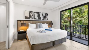 2 bedrooms, iron/ironing board, free WiFi, bed sheets - Belle Escapes 218 Luxury Beachfront Resort in Palm Cove (Palm Cove)
