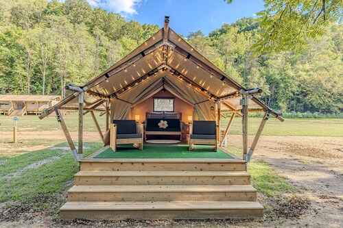 Creekside Retreat: Glamp in the Smokies