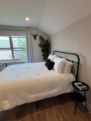 WiFi, bed sheets