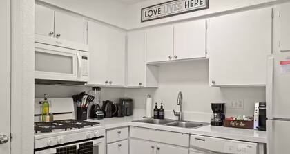 ATX Casa Vida BnB ~ Near North Loop & UT
