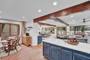 Dining - Lakefront Retreat: Kayaks, Paddle Boat & Hammock (Tobyhanna)