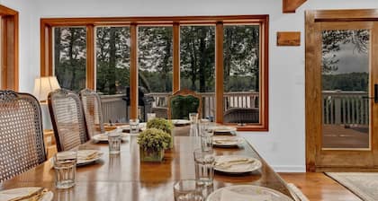 Lakefront Retreat: Kayaks, Paddle Boat & Hammock