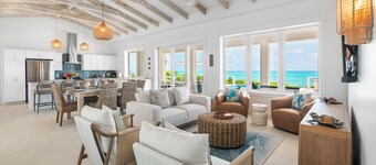 New Exuma Villa- Pool, Pickleball & Water Views w/ Convenient & Private Location