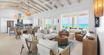 New Exuma Villa- Pool, Bocce & Pickleball Cts, Panoramic Views, Central Location