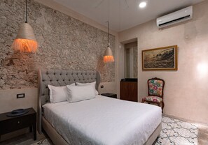 2 室のベッドルーム、WiFi (無料)、ベッドシーツ