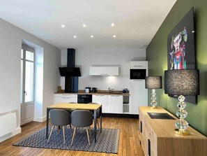 Fridge, microwave, oven, dishwasher