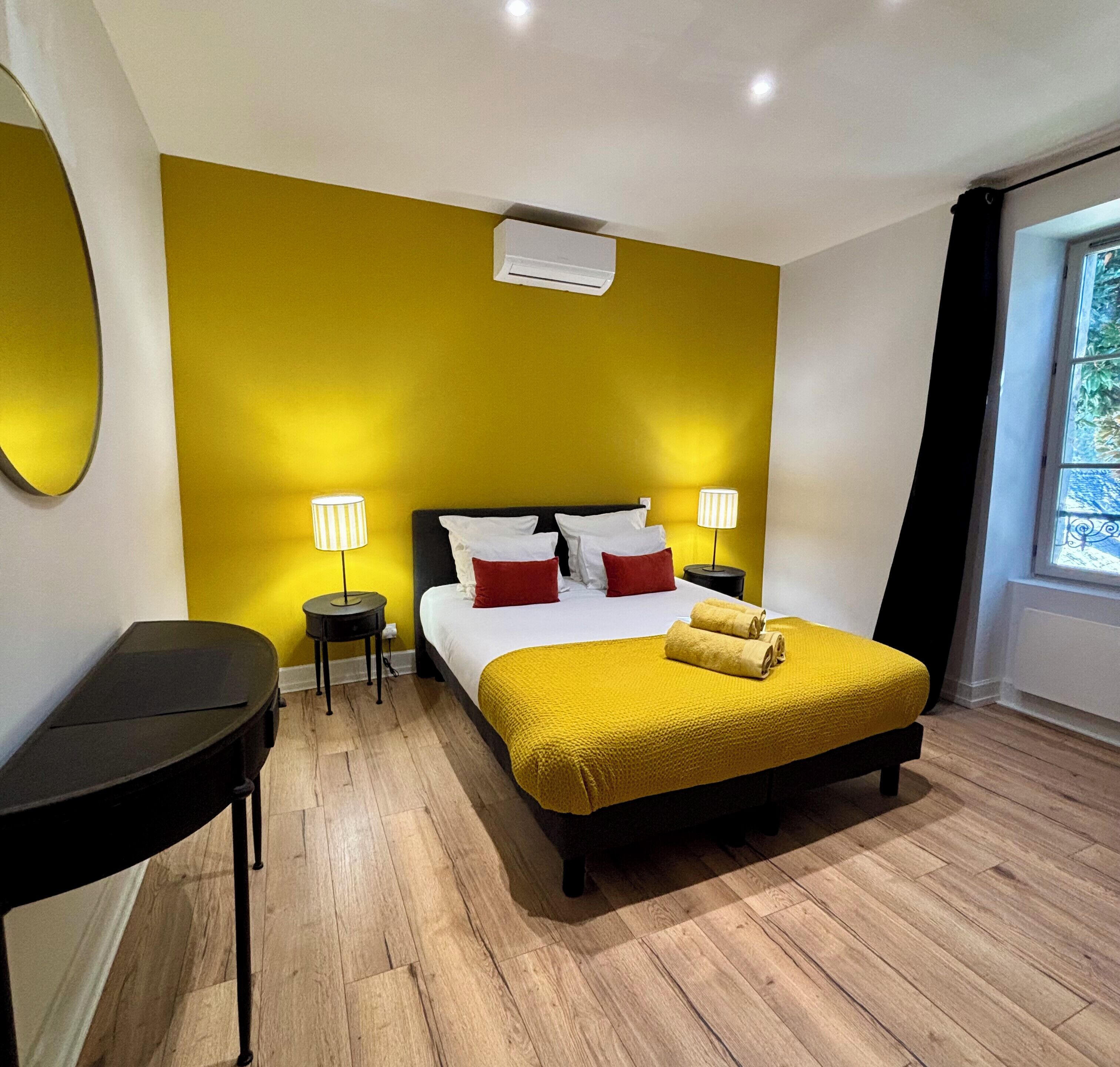 1 slaapkamer, een strijkplank/strijkijzer, wifi, beddengoed