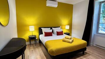 1 slaapkamer, een strijkplank/strijkijzer, wifi, beddengoed