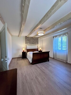 3 bedrooms, iron/ironing board, travel crib, WiFi