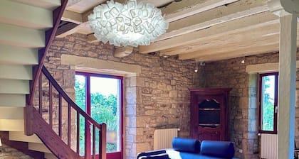 Maison d'Antan - Piscine/Jardin/Clim - Bourg de Cuzance